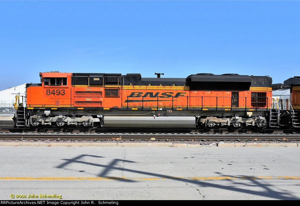 BNSF 8493 (SD70ACe) at Rana CA on the BNSF's San Bernardino Sub. 4/8/2021